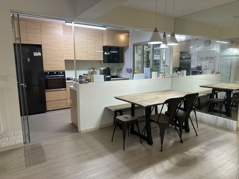 120A Canberra Crescent, 120A Canberra Crescent, 3 Bedrooms, 1,216 sqft, HDB Flat For Sale, by Howard Ho, 500098424 - Kitchen - PropertyGuru.com.sg