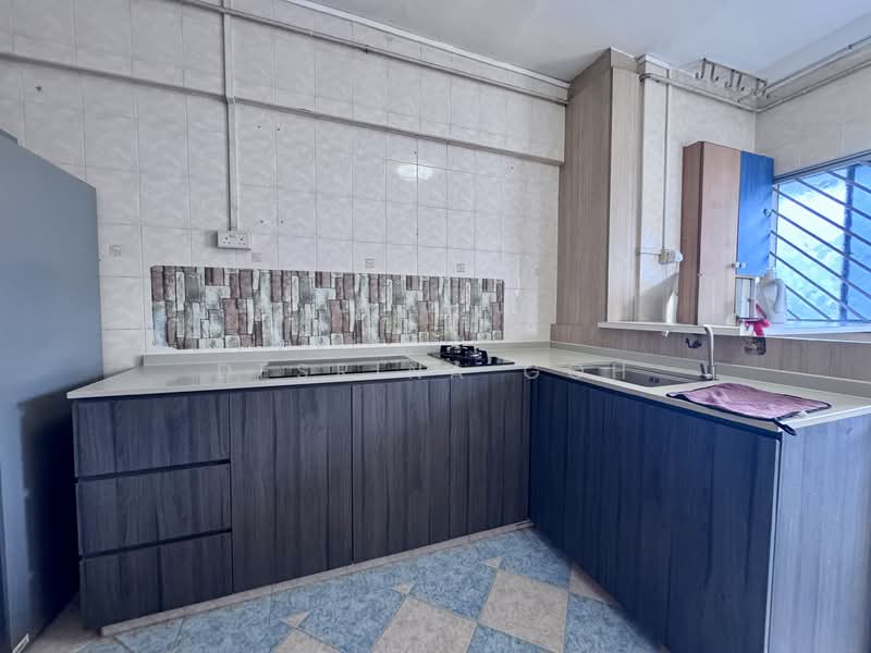 162 Bukit Batok Street 11, 162 Bukit Batok Street 11, 2 Bedrooms, 796 sqft, HDB Flat For Rent, by Desrina Goh, 500098456 - Kitchen - PropertyGuru.com.sg