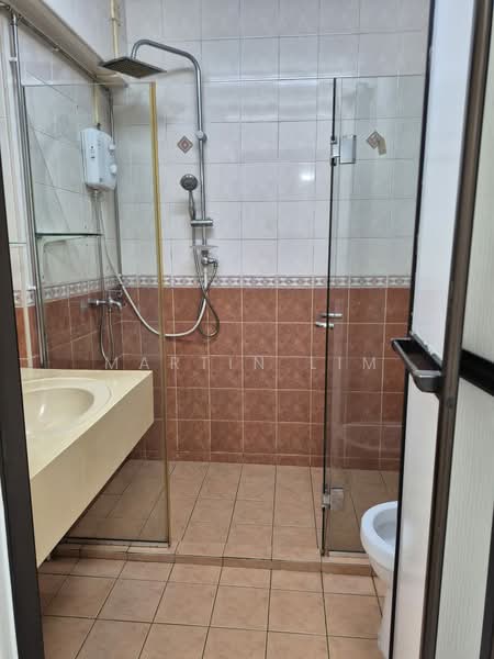309D Anchorvale Road, 309D Anchorvale Road, 3 Bedrooms, 1,184 sqft, HDB Flat For Sale, by Martin Lim, 500098464 - Bathroom - PropertyGuru.com.sg