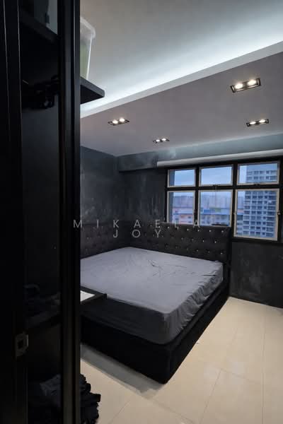 673B Edgefield Plains HDB Flat For Sale at S$ 550,000 | PropertyGuru Singapore - Bedroom