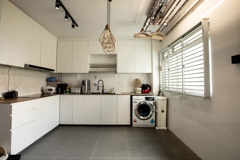 490B Tampines Street 45 HDB Flat For Sale at S$ 750,000 | PropertyGuru Singapore - Kitchen