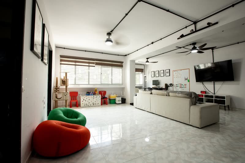 490B Tampines Street 45 HDB Flat For Sale at S$ 750,000 | PropertyGuru Singapore - Living Room