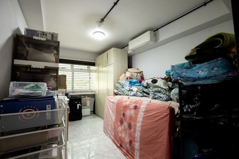 490B Tampines Street 45 HDB Flat For Sale at S$ 750,000 | PropertyGuru Singapore - Bedroom