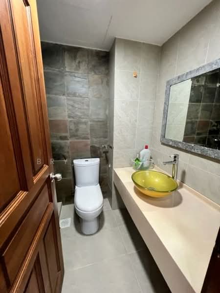 West Bay Condo, 50 West Coast Crescent, 2 Bedrooms, 900 sqft, Condominium For Rent, by Bryan Cheng, 500098484 - Bathroom - PropertyGuru.com.sg