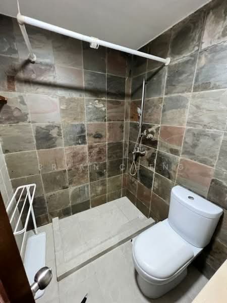 West Bay Condo, 50 West Coast Crescent, 2 Bedrooms, 900 sqft, Condominium For Rent, by Bryan Cheng, 500098484 - Bathroom - PropertyGuru.com.sg