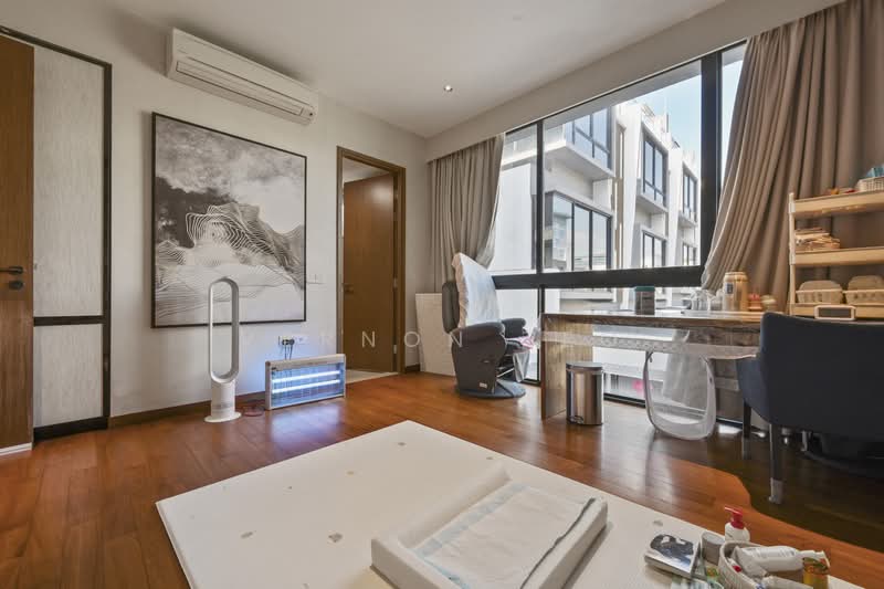 NEW LIST! MOVE IN CORNER TERRACE@KISMIS RESIDENCES. Corner Terrace For Sale at S$ 7,500,000 | PropertyGuru Singapore - Bedroom