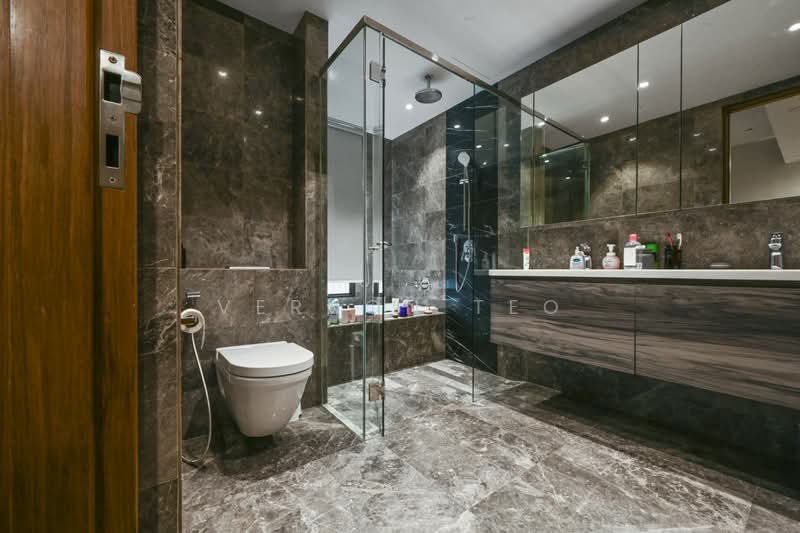 NEW LIST! MOVE IN CORNER TERRACE@KISMIS RESIDENCES. Corner Terrace For Sale at S$ 7,500,000 | PropertyGuru Singapore - Bathroom