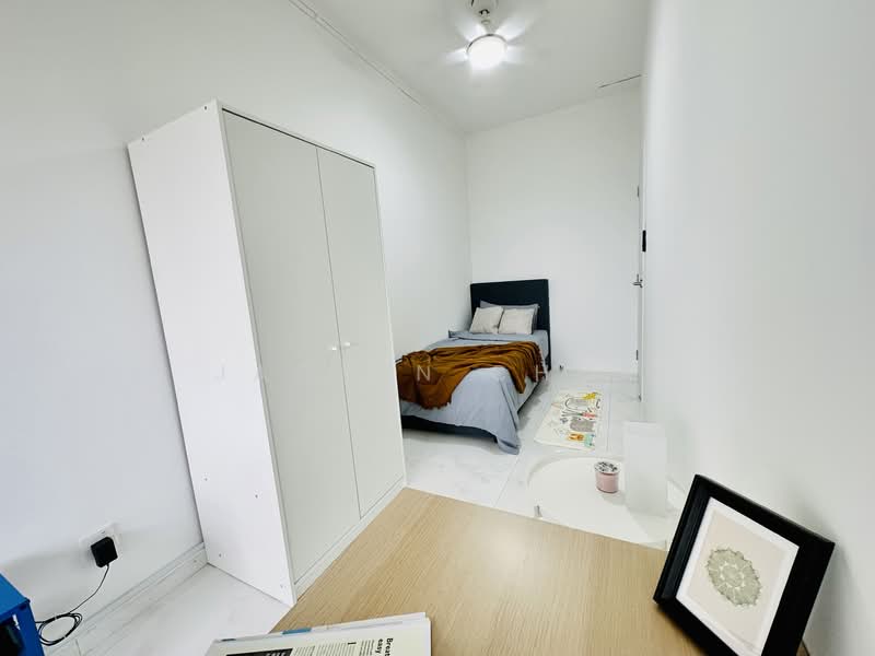 Ridgewood Condominium, 1 Ridgewood Close, Room Rental, 80 sqft, Condominium For Rent, by Jaclyn Chua, 500098491 - #19-xx R4) Common Single w/ Balcony - PropertyGuru.com.sg