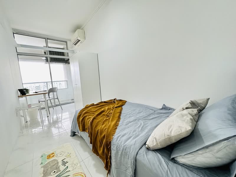 Ridgewood Condominium, 1 Ridgewood Close, Room Rental, 80 sqft, Condominium For Rent, by Jaclyn Chua, 500098491 - #19-xx R4) Common Single w/ Balcony - PropertyGuru.com.sg