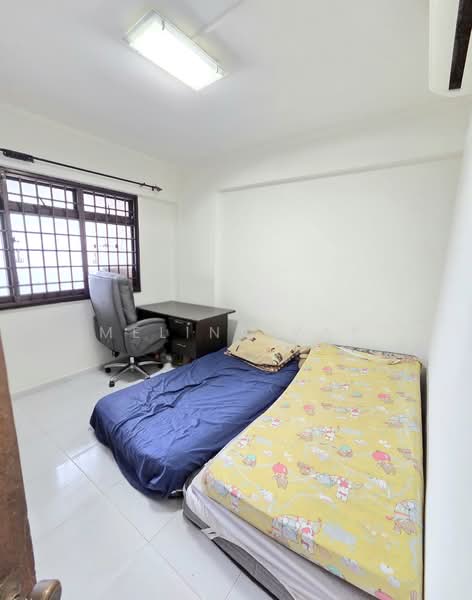 664 Woodlands Ring Road HDB Flat For Sale at S$ 525,000 | PropertyGuru Singapore - Bedroom