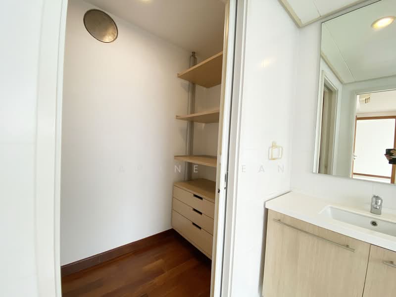 The Sail @ Marina Bay, 2 Marina Boulevard, 4 Bedrooms, 1,830 sqft, Condominium For Rent, by Daphne Lean, 500098502 - Master Bath & Walk In Wardrobe - PropertyGuru.com.sg