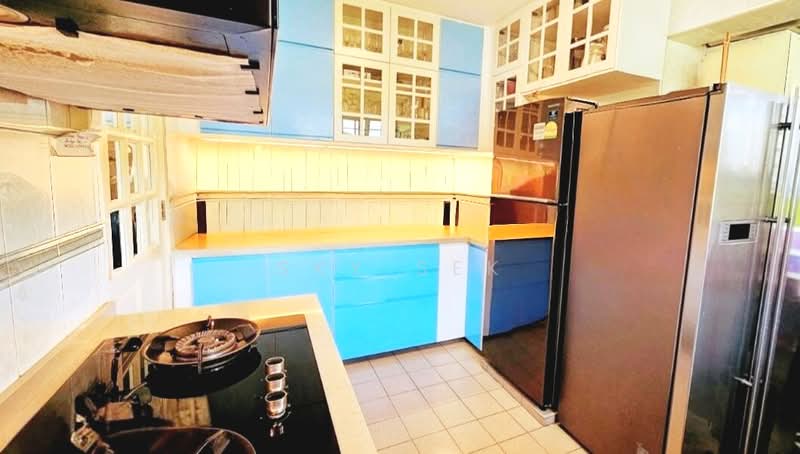 Lakeview Estate Apartment For Sale at S$ 1,730,000 | PropertyGuru Singapore - Kitchen