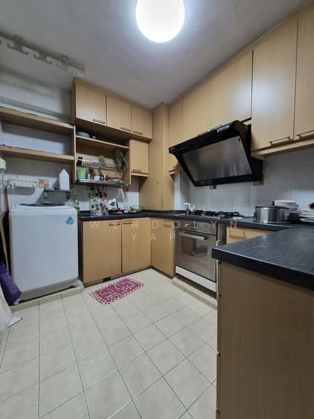 271B Jurong West Street 24, 271B Jurong West Street 24, 3 Bedrooms, 1,012 sqft, HDB Flat For Rent, by Gwendolyn Yap, 500098510 - Kitchen - PropertyGuru.com.sg