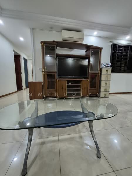 271B Jurong West Street 24, 271B Jurong West Street 24, 3 Bedrooms, 1,012 sqft, HDB Flat For Rent, by Gwendolyn Yap, 500098510 - Living Room - PropertyGuru.com.sg