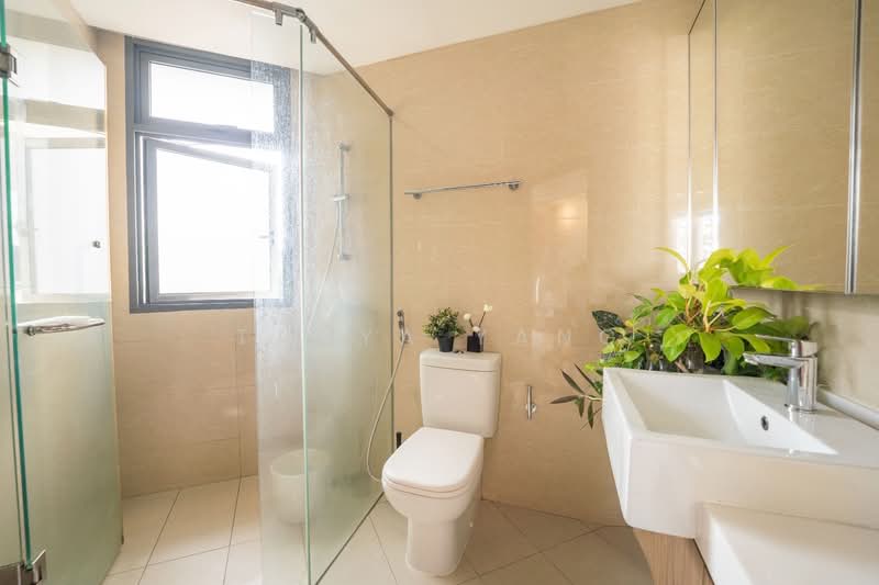 Palm Isles Condominium For Sale at S$ 998,000 | PropertyGuru Singapore - Bathroom