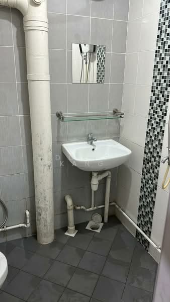 222 Jurong East Street 21, 222 Jurong East Street 21, Room Rental, 200 sqft, HDB Flat For Rent, by Doris Kang, 500098546 - Bathroom - PropertyGuru.com.sg