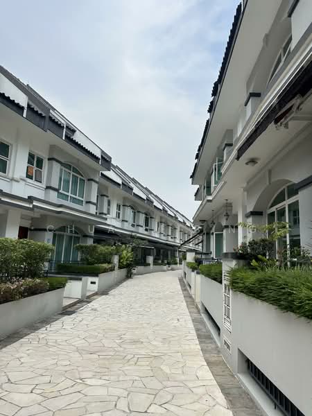 Horizon Green Cluster House For Sale at S$ 3,099,000 | PropertyGuru Singapore - Exterior