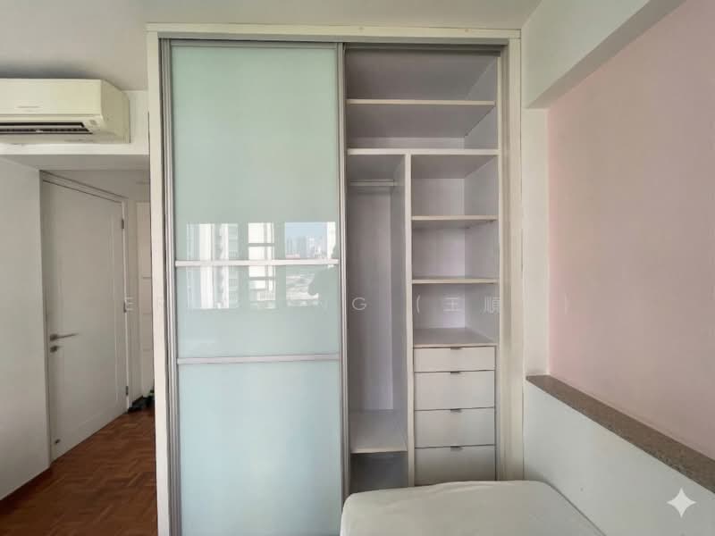 Central Green, 3 Jalan Membina, Room Rental, 200 sqft, Condominium For Rent, by Eric Ong (王順兴), 500098562 - Wardrobe - PropertyGuru.com.sg