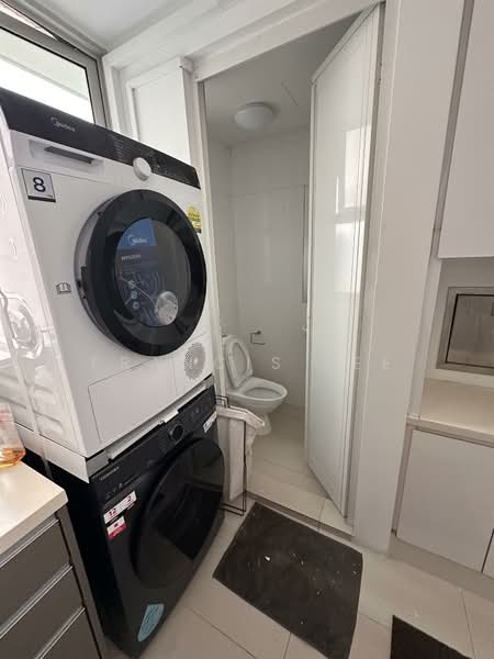 Caspian, 50 Lakeside Drive, Room Rental, 120 sqft, Condominium For Rent, by Francis Lee, 500098566 - Bathroom - PropertyGuru.com.sg