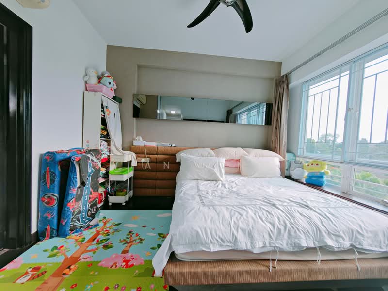 SUPER CHEAP! $250K UNDER VALUE! 4 BEDROOM CONDO IN TAMPINES Condominium For Sale at S$ 2,050,000 | PropertyGuru Singapore - Bedroom