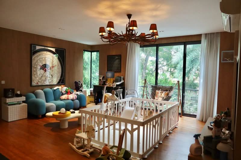 Chuan Place Detached House For Sale at S$ 6,000,000 | PropertyGuru Singapore - Living Room