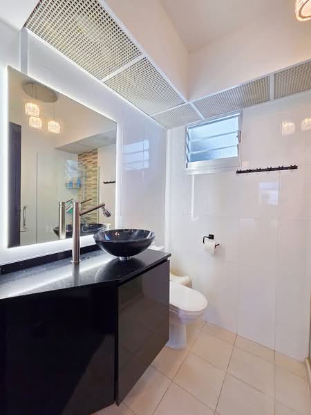 408A Northshore Drive HDB Flat For Sale at S$ 798,000 | PropertyGuru Singapore - Bathroom