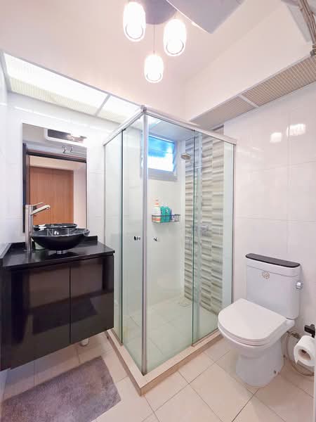 408A Northshore Drive HDB Flat For Sale at S$ 798,000 | PropertyGuru Singapore - Bathroom