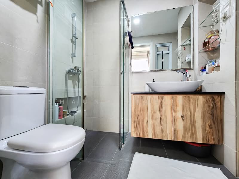 Binjai Crest Cluster House For Sale at S$ 3,600,000 | PropertyGuru Singapore - Bathroom