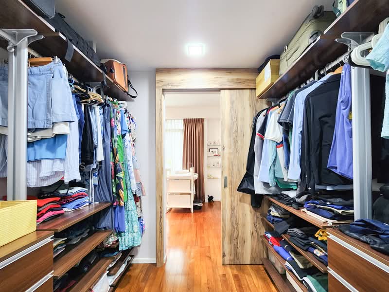 Binjai Crest Cluster House For Sale at S$ 3,600,000 | PropertyGuru Singapore - Walk-in wardrobe