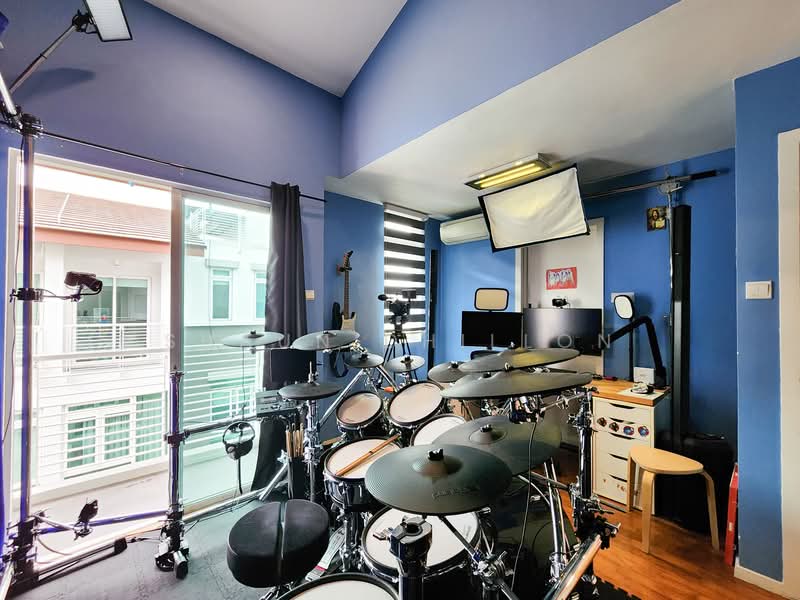 Binjai Crest Cluster House For Sale at S$ 3,600,000 | PropertyGuru Singapore - Bedroom