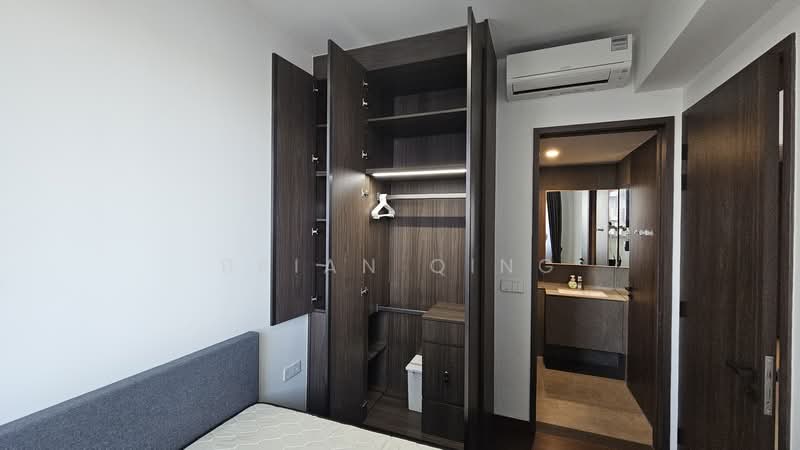 Midtown Modern Condominium For Sale at S$ 1,290,000 | PropertyGuru Singapore - Bedroom
