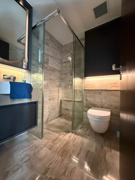 Neu at Novena Condominium For Sale at S$ 1,850,000 | PropertyGuru Singapore - Common Bathroom