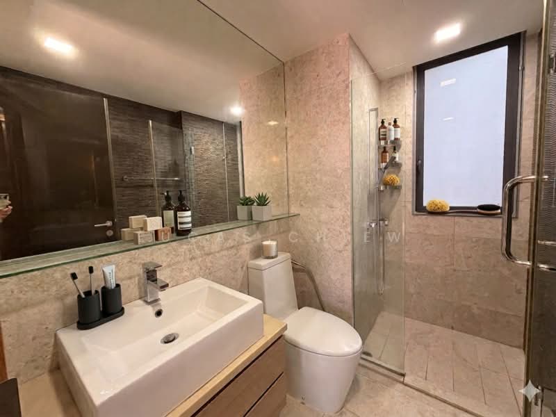Seastrand Condominium For Sale at S$ 1,610,000 | PropertyGuru Singapore - Bathroom