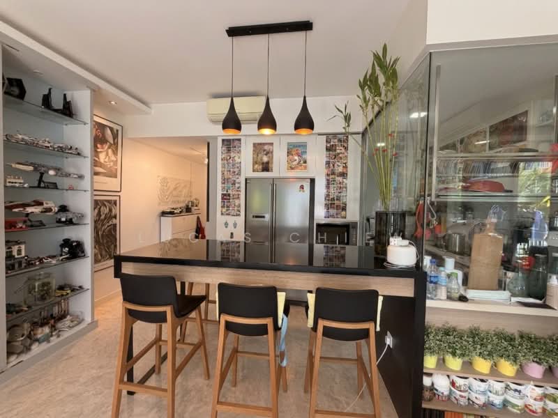 Seastrand Condominium For Sale at S$ 1,610,000 | PropertyGuru Singapore - Kitchen