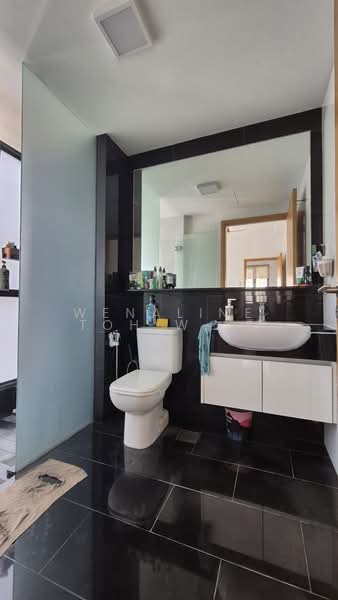SkySuites 17, 17 Jalan Rajah, Studio, 366 sqft, Apartment For Rent, by Wenaline Toh Wei Shi, 500098610 - Bathroom - PropertyGuru.com.sg