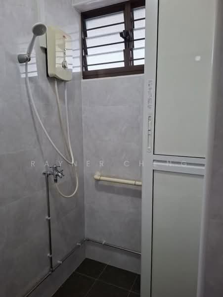 202 Choa Chu Kang Avenue 1, 202 Choa Chu Kang Avenue 1, 4 Bedrooms, 1,238 sqft, HDB Flat For Rent, by Rayner Cheng, 500098611 - Bathroom - PropertyGuru.com.sg