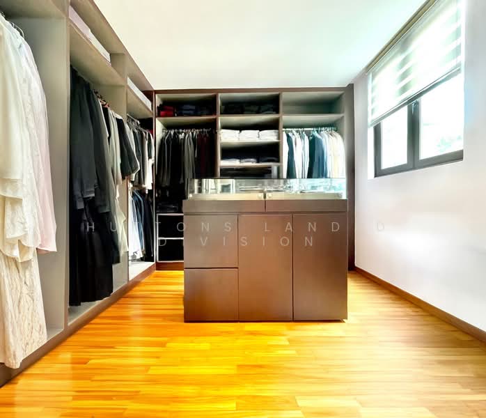 Wide Frontage Freehold Detached with Pool in District 15 Detached House For Sale at S$ 13,800,000 | PropertyGuru Singapore - Interior