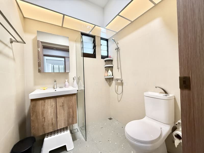 33 Eunos Crescent, 33 Eunos Crescent, 2 Bedrooms, 646 sqft, HDB Flat For Rent, by Annie Cheovys Tiew, 500098624 - Bathroom - PropertyGuru.com.sg