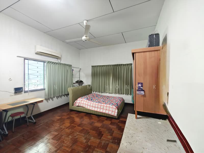 TOH DRIVE, TOH DRIVE, 6 Bedrooms, 3,500 sqft, Detached House For Rent, by John Lim Hong Kai, 500098631 - Bedroom - PropertyGuru.com.sg