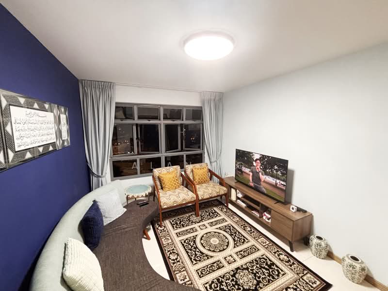 618A Tampines Street 61 HDB Flat For Sale at S$ 780,000 | PropertyGuru Singapore - Living Room