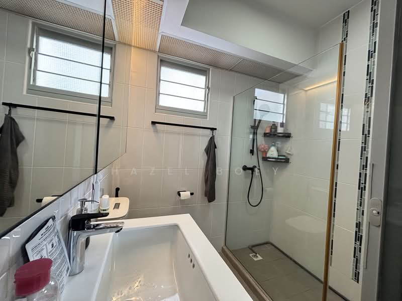 451A Sengkang West Way HDB Flat For Sale at S$ 769,999 | PropertyGuru Singapore - Bathroom