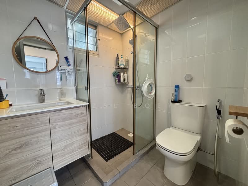 451A Sengkang West Way HDB Flat For Sale at S$ 769,999 | PropertyGuru Singapore - Bathroom