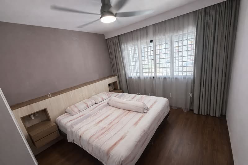 938 Tampines Avenue 5 HDB Flat For Sale at S$ 1,098,000 | PropertyGuru Singapore - Bedroom