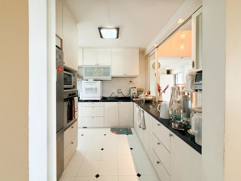 428 Hougang Avenue 6, 428 Hougang Avenue 6, 4 Bedrooms, 1,604 sqft, HDB Flat For Sale, by Alex Deven, 500098650 - Kitchen - PropertyGuru.com.sg