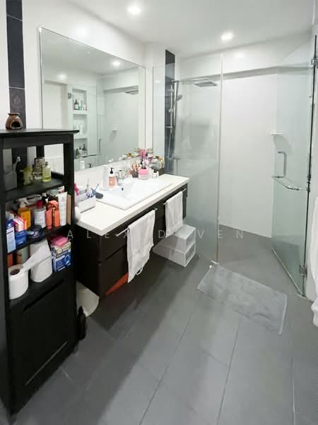 428 Hougang Avenue 6, 428 Hougang Avenue 6, 4 Bedrooms, 1,604 sqft, HDB Flat For Sale, by Alex Deven, 500098650 - Bathroom - PropertyGuru.com.sg