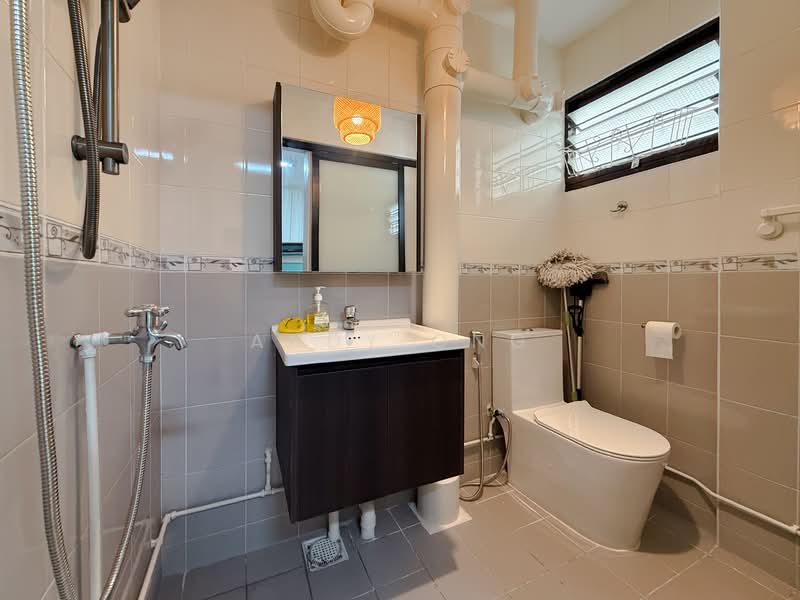 717 Clementi West Street 2, 717 Clementi West Street 2, Room Rental, 100 sqft, HDB Flat For Rent, by Andy Ong, 500098652 - Bathroom - PropertyGuru.com.sg