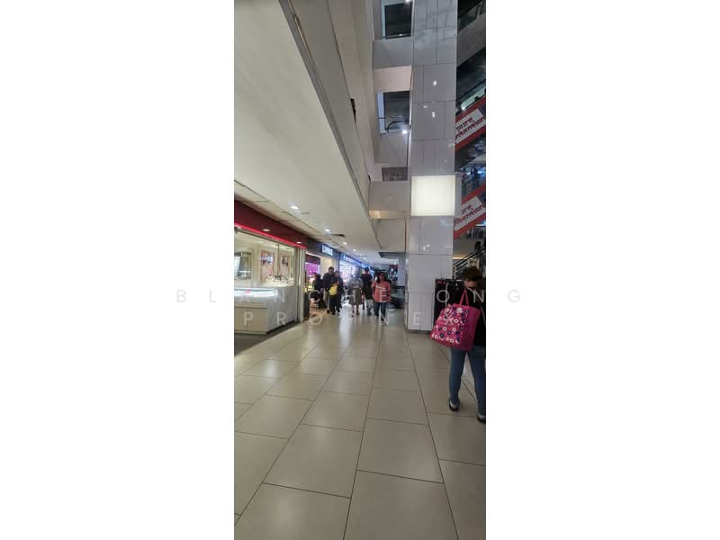 Lucky Plaza, 304 Orchard Road, 237 sqft, Mall Shop For Sale, by Blanche Ong Propnex, 500098655 - CommercialGuru.com.sg