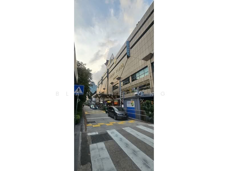 Lucky Plaza, 304 Orchard Road, 237 sqft, Mall Shop For Sale, by Blanche Ong Propnex, 500098655 - CommercialGuru.com.sg