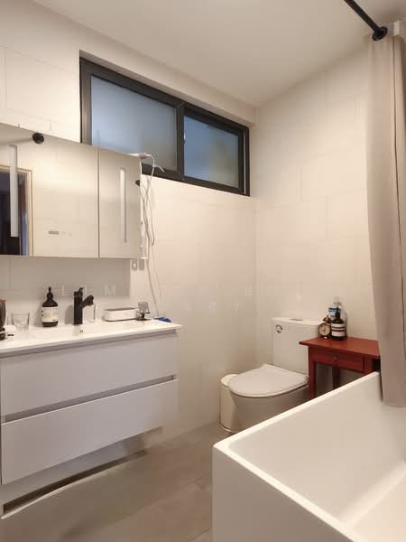 Seraya Ville, 11 Seraya Lane, 3 Bedrooms, 1,432 sqft, Condominium For Rent, by Lim Lek Boon Gary, 500098656 - Bathroom - PropertyGuru.com.sg