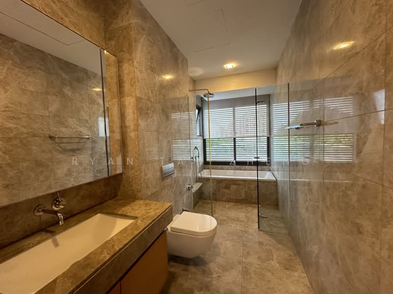 Paradise Island Bungalow House For Sale at S$ 17,800,000 | PropertyGuru Singapore - Bathroom